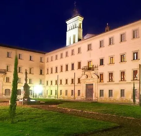 Real Monasterio De San Zoilo Otel 4*