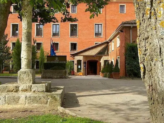 Real Monasterio De San Zoilo 4*